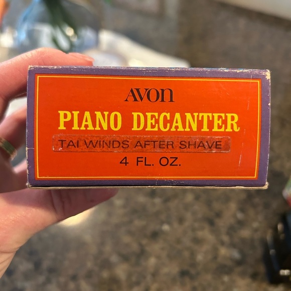 Avon After Shave Piano Decanter Tai Winds and Remember When Radio Decanter Spicy - Picture 11 of 13